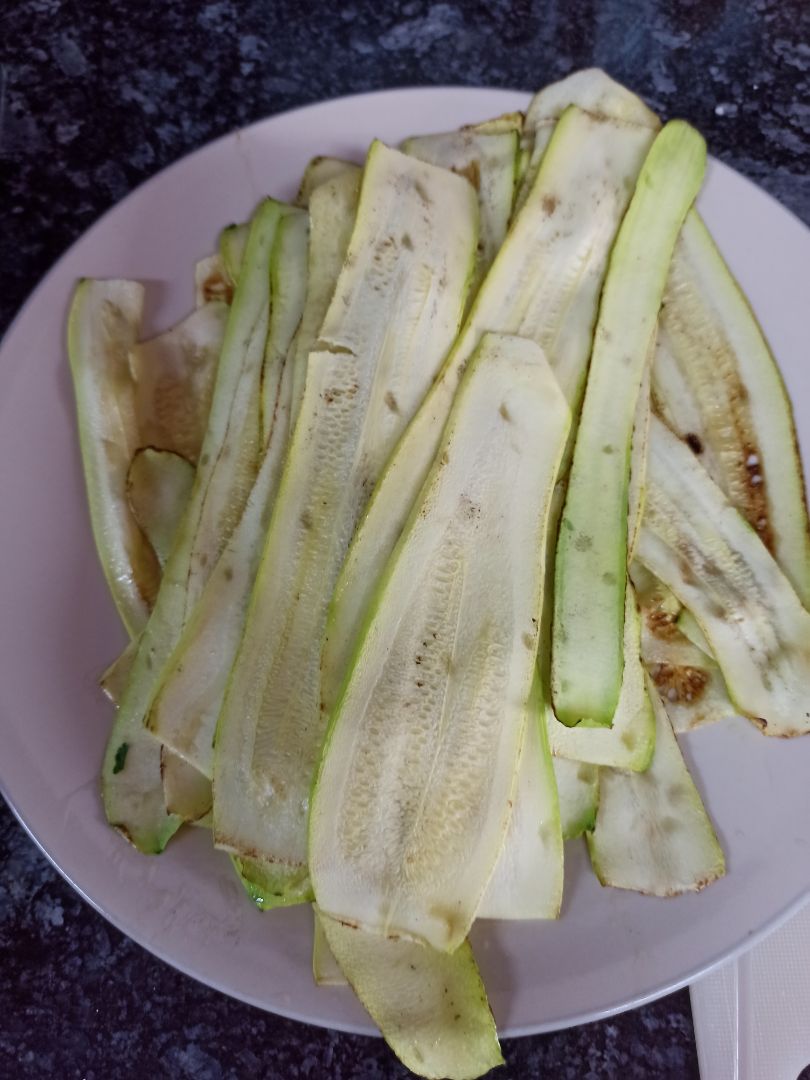 Paquetitos de calabacín rellenos de manzana, roquefort y nueces Paso 0 Paquetitos de calabacín rellenos de manzana, roquefort y nueces Paso 0