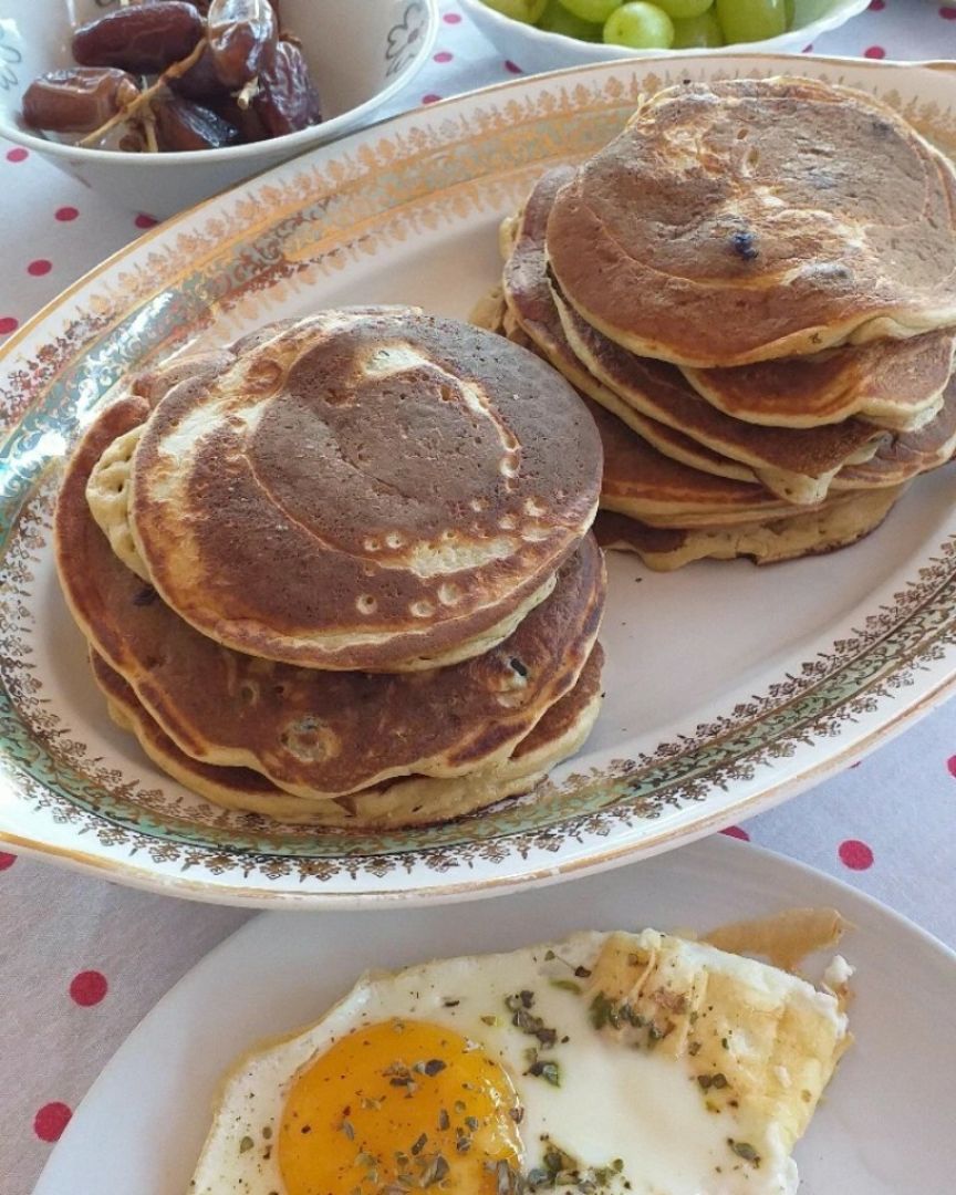 TORTITAS FIT DE AVENA, YOGURT Y ARÁNDANOS. TORTITAS FIT DE AVENA, YOGURT Y ARÁNDANOS.