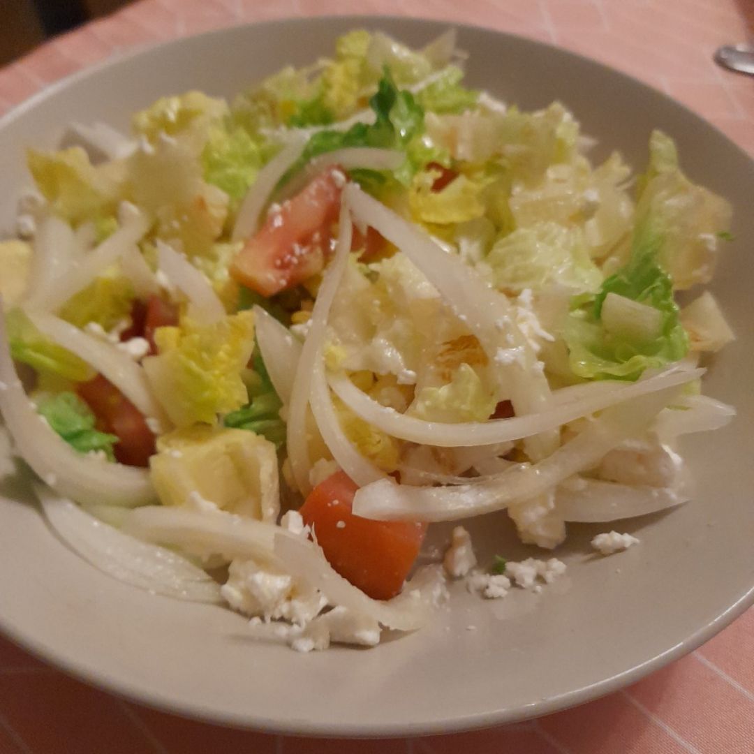 Ensalada mixta con queso feta