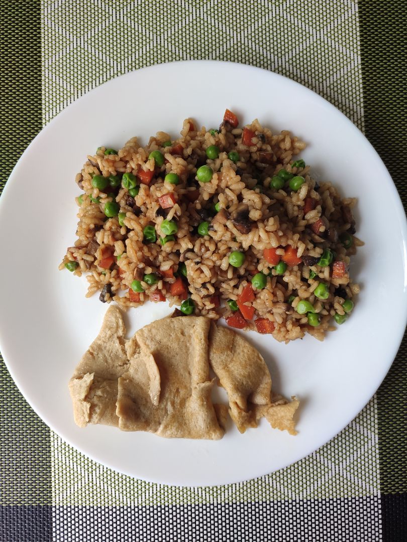 Arroz tres delicias vegano Arroz tres delicias vegano