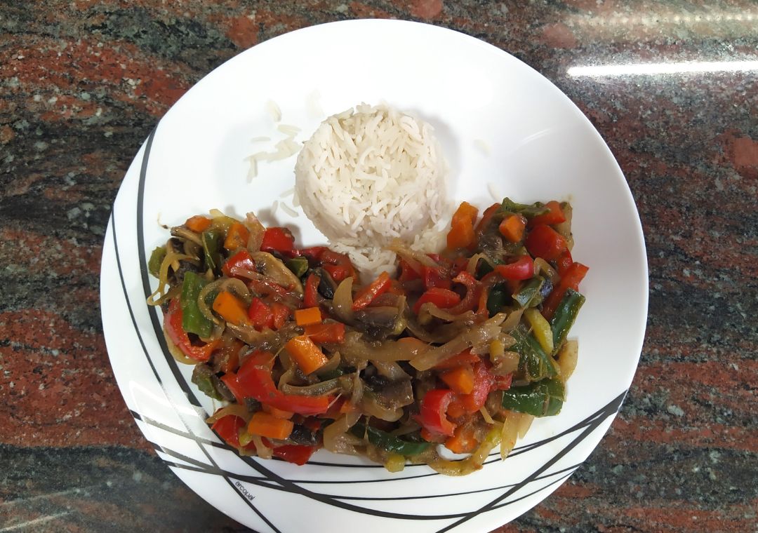 Wok de verduras con arroz basmati Wok de verduras con arroz basmati