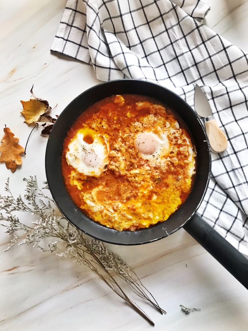 [ Shakshuka: pisto con huevos y comino ]