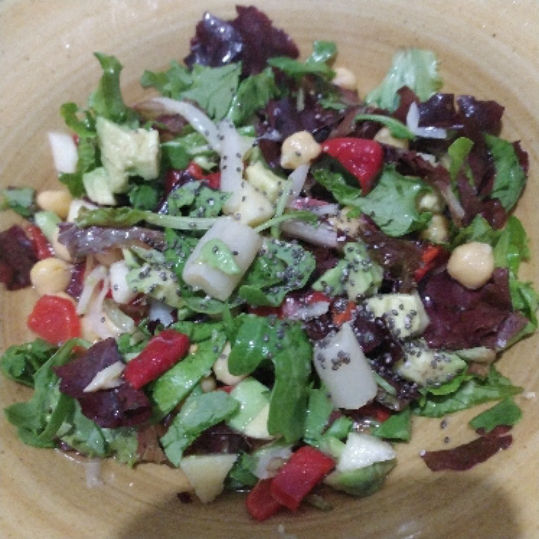Ensalada de Garbanzos y Aguacate Ensalada de Garbanzos y Aguacate