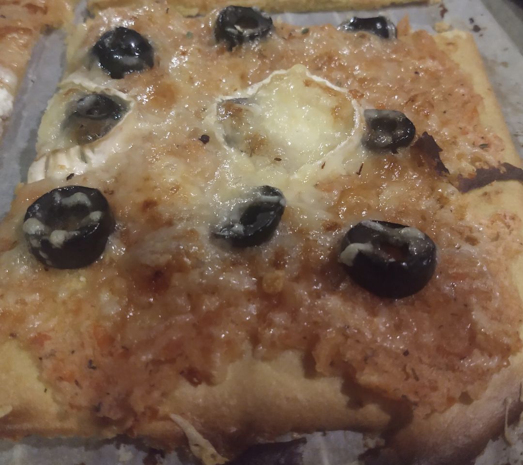 Pizza saludable con base de harina de garbanzo Pizza saludable con base de harina de garbanzo