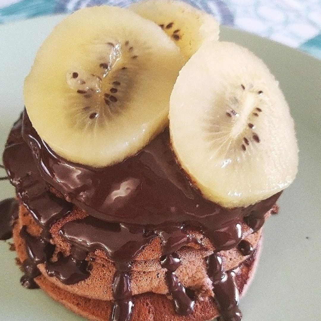 Pancakes de cacao con kiwi 馃 馃構 Pancakes de cacao con kiwi 馃 馃構