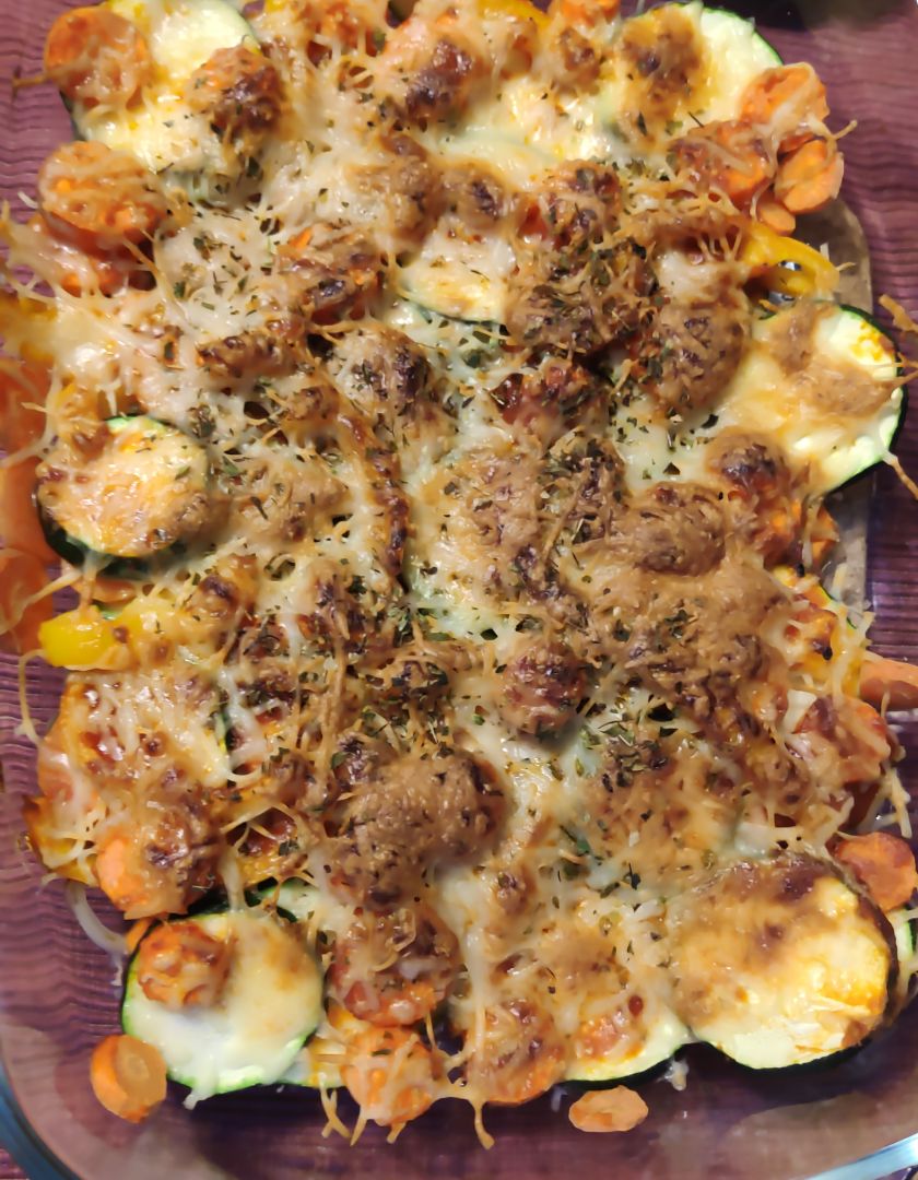 Gratinado de calabacín y zanahorias. Gratinado de calabacín y zanahorias.