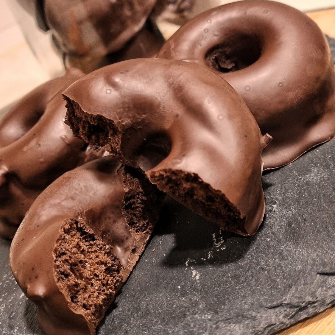 Donuts de calabaza y chocolate negro Donuts de calabaza y chocolate negro