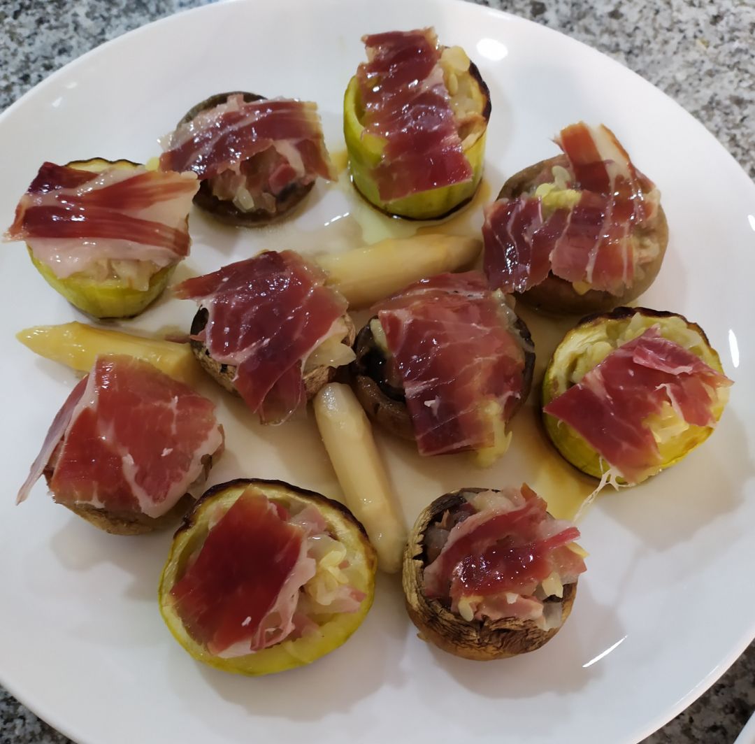 Champiñones y calabacines rellenos Champiñones y calabacines rellenos