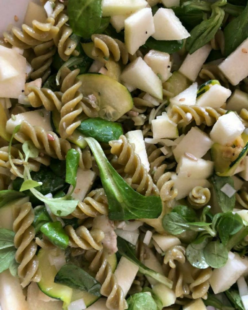 Ensalada de pasta con pera y queso de cabra Ensalada de pasta con pera y queso de cabra