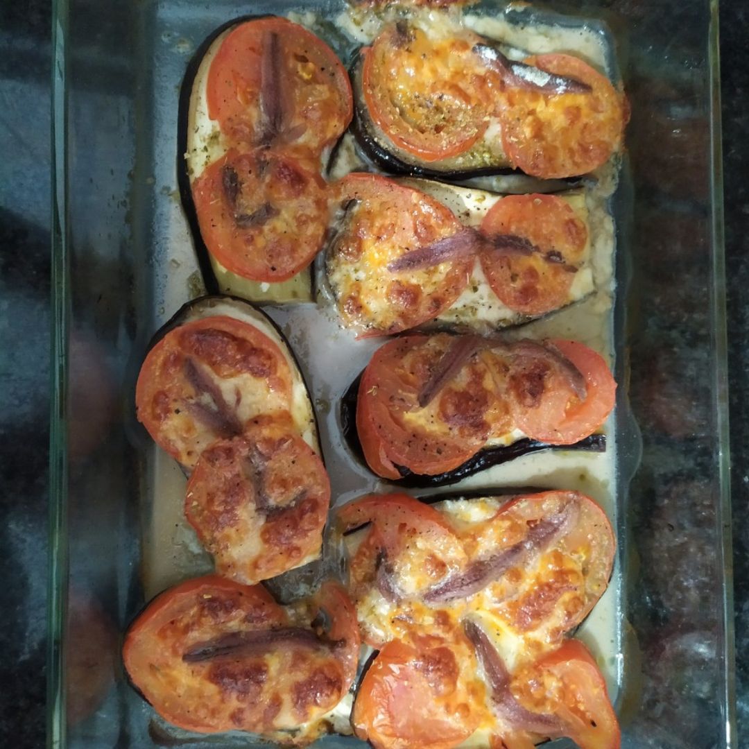 Berenjena al horno con tomate y mozzarella Berenjena al horno con tomate y mozzarella