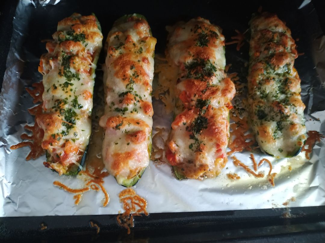 Calabacines rellenos!! Buenísimos!! 😊 Calabacines rellenos!! Buenísimos!! 😊