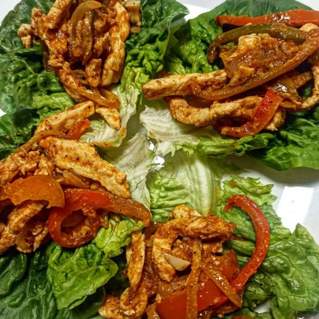 Rollitos de lechuga con pechuga Rollitos de lechuga con pechuga