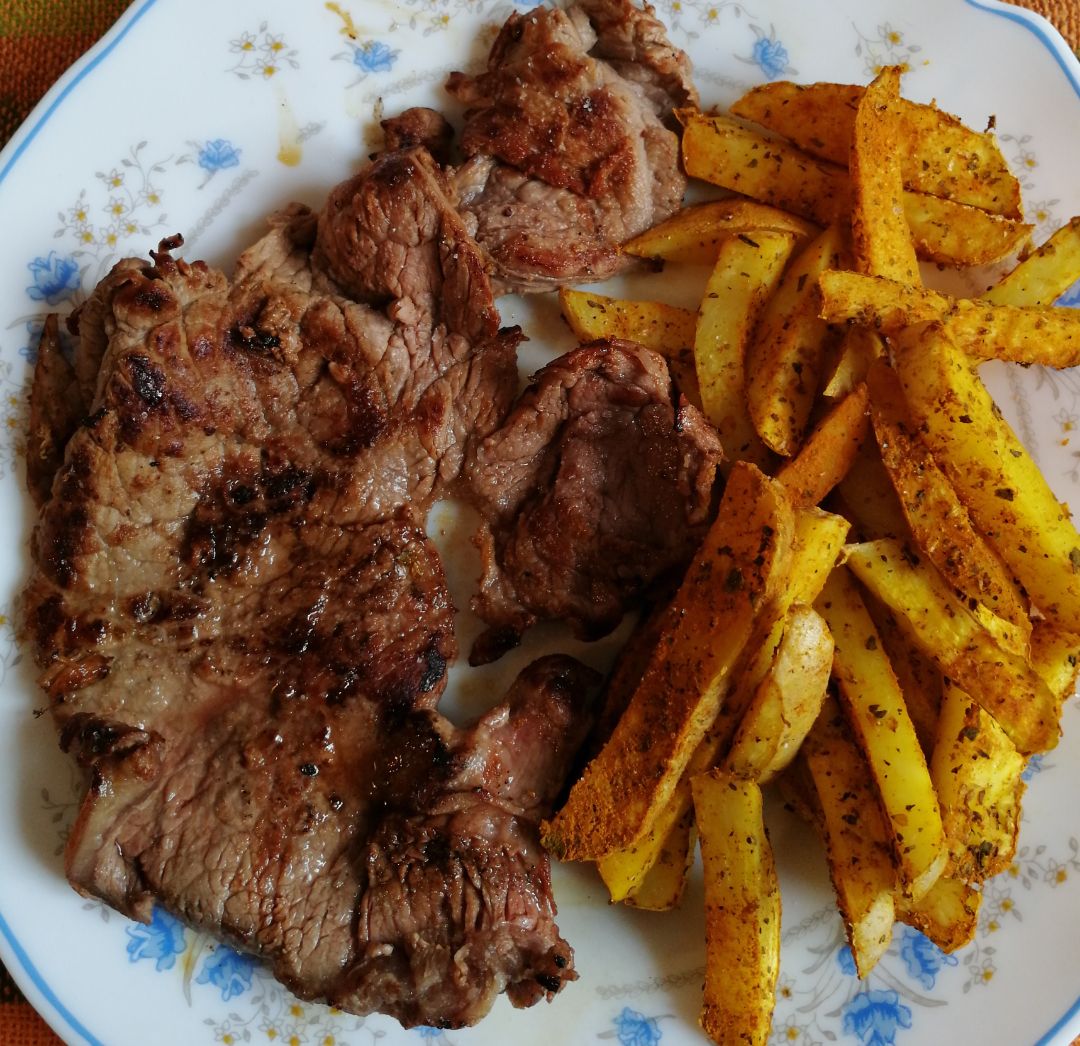 Filete con patatas Filete con patatas