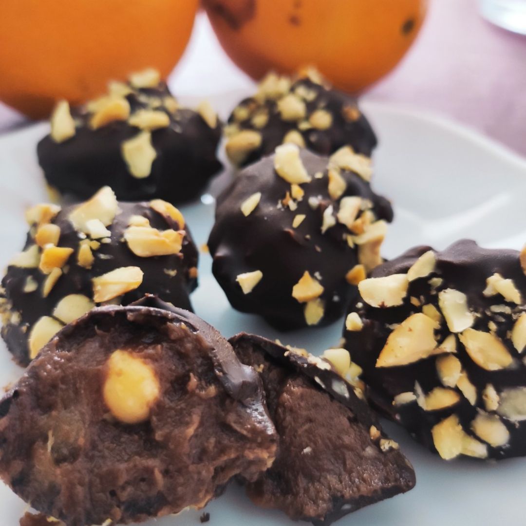 Ferreros fáciles de crema de dátiles Paso 6 Ferreros fáciles de crema de dátiles Paso 6