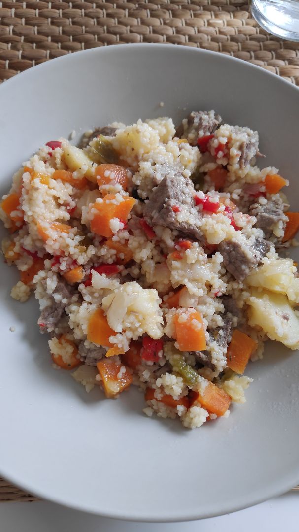 Guiso de carne con couscous Guiso de carne con couscous