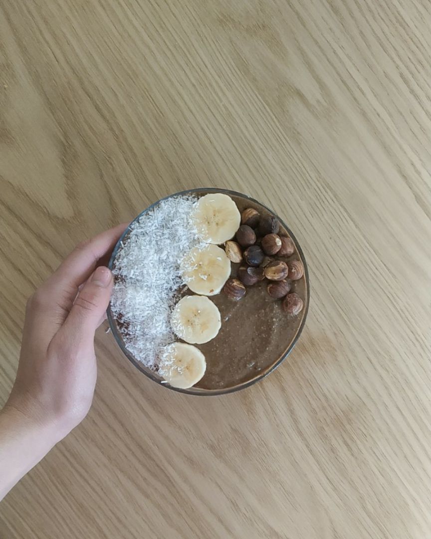 Smoothie bowl de chocolate y avellanas Smoothie bowl de chocolate y avellanas