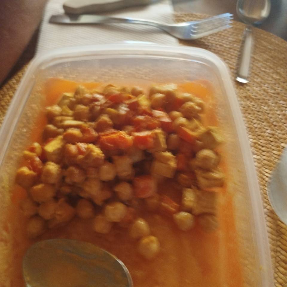 Garbanzos con tofu al curry