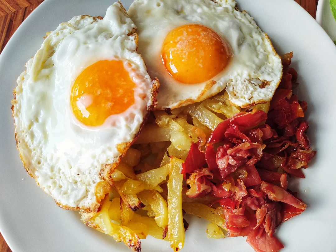 Huevos rotos con jamón Huevos rotos con jamón