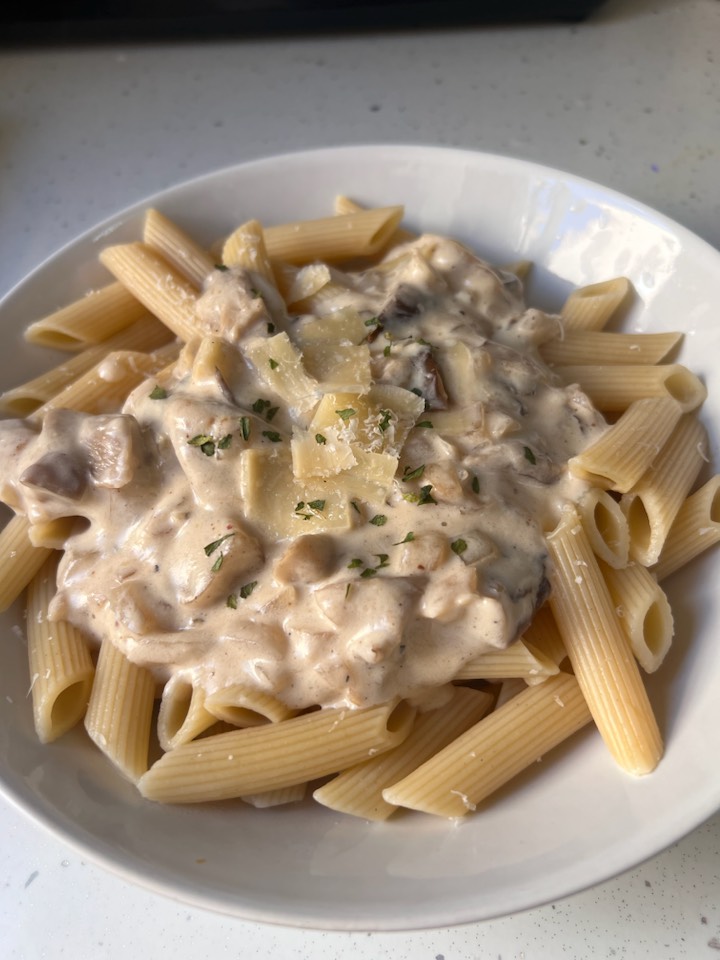 Pasta con salsa de queso y setas 🍄🟫🤎 Pasta con salsa de queso y setas 🍄🟫🤎