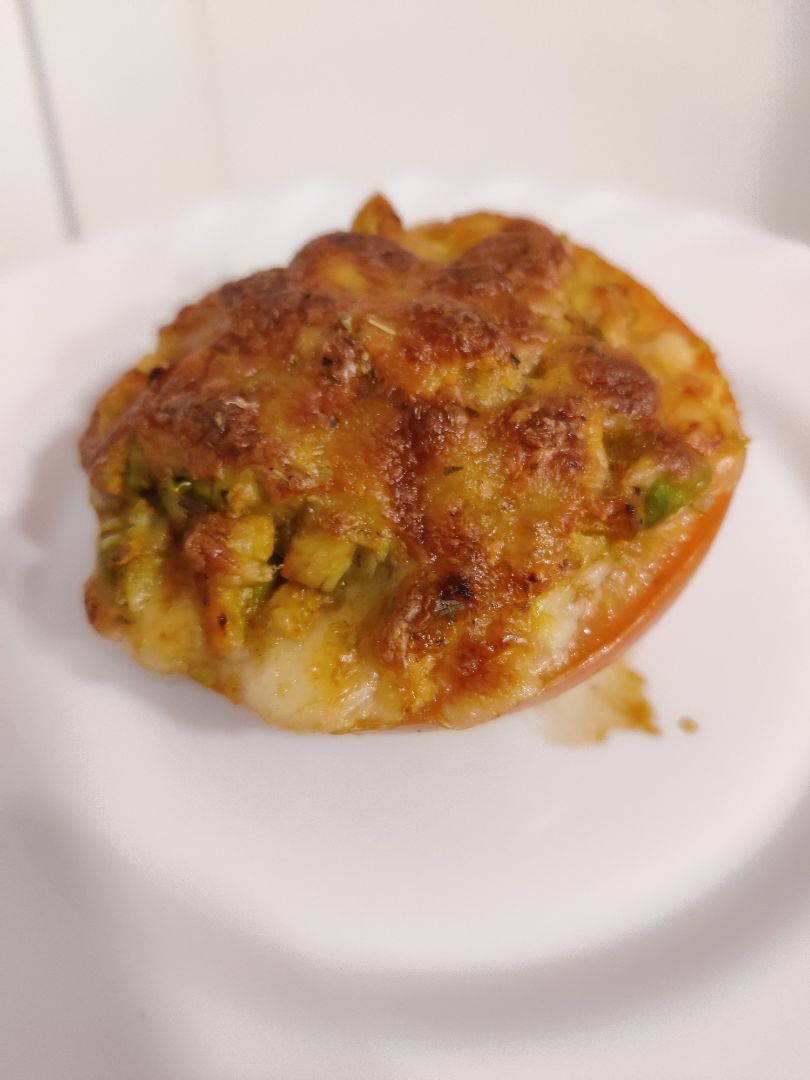 Tomate relleno gratinado Tomate relleno gratinado