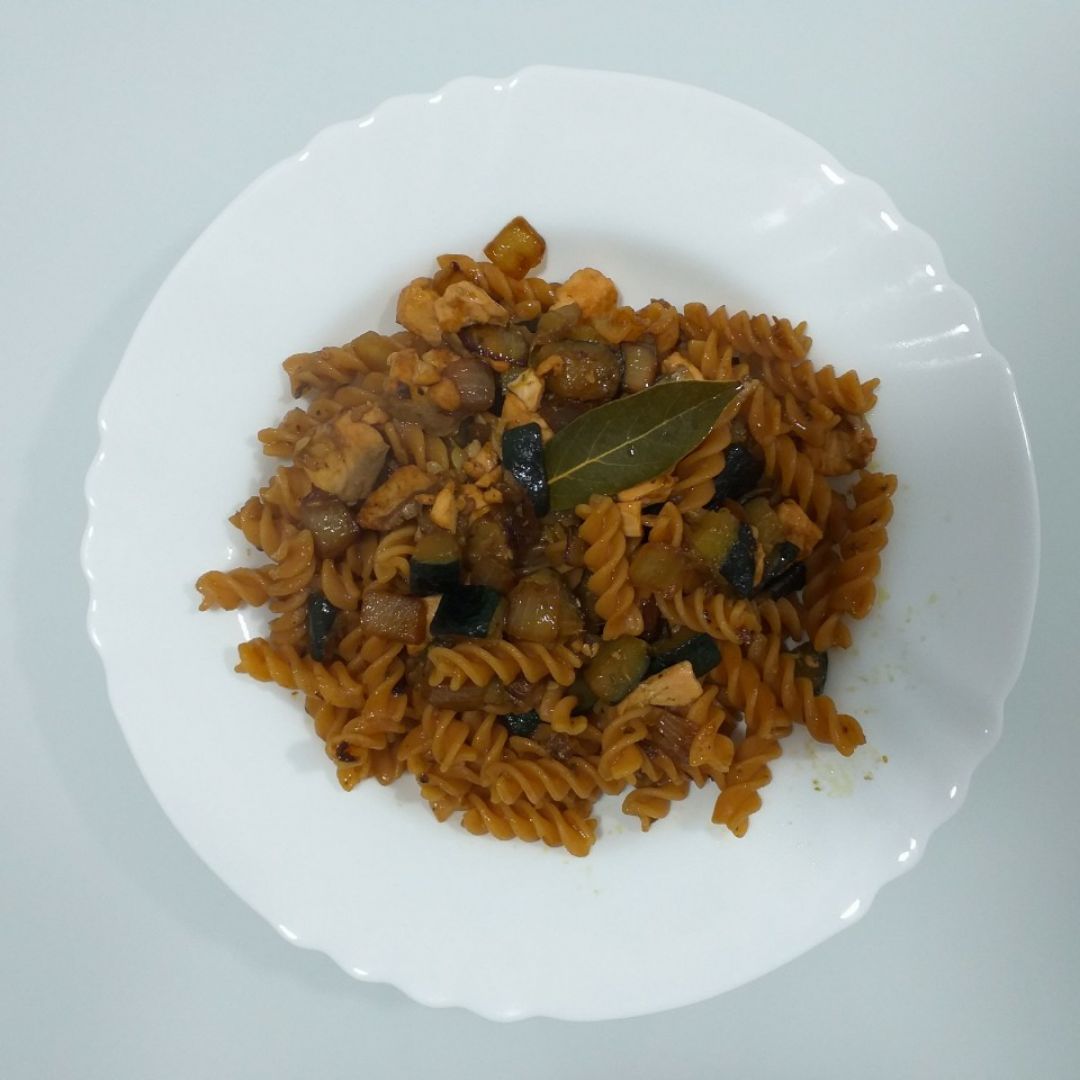 Pasta con salm贸n y calabac铆n Paso 4 Pasta con salm贸n y calabac铆n Paso 4