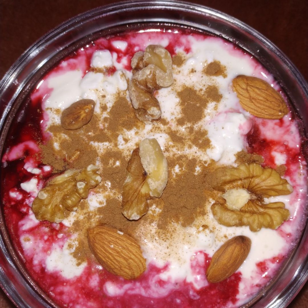 Yogurt griego con frutos rojos