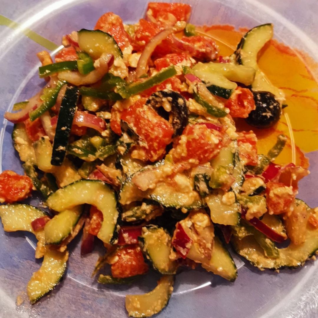Ensalada Griega de Sandía 🍉🍃 Paso 6 Ensalada Griega de Sandía 🍉🍃 Paso 6