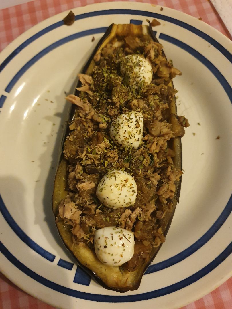 Berenjena rellenas con champiñones y atún Berenjena rellenas con champiñones y atún