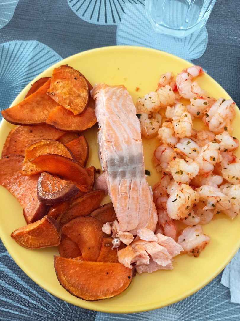 Salmón con gambas y batata Salmón con gambas y batata