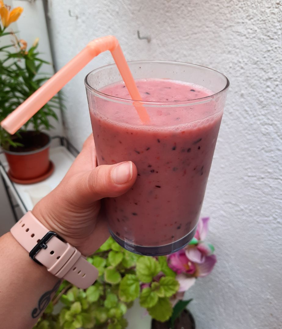 Batido de fresas y arándanos 