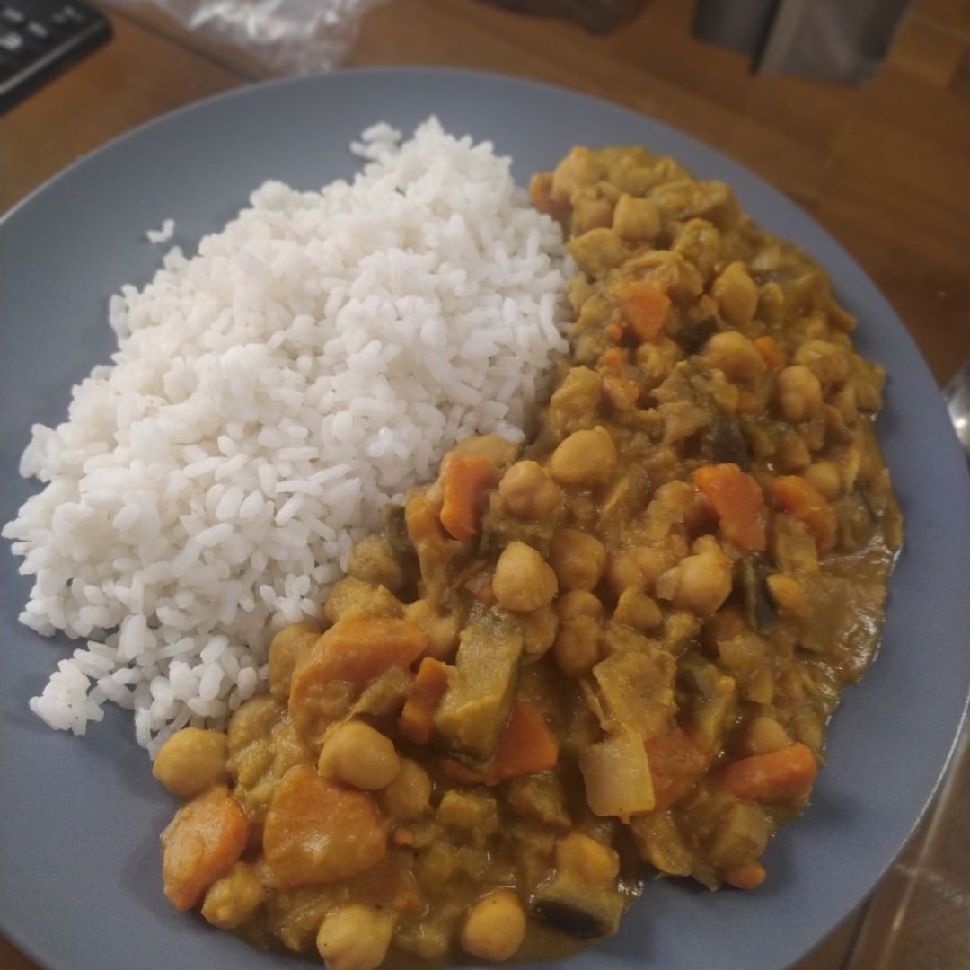 Curry cremoso de garbanzos Curry cremoso de garbanzos
