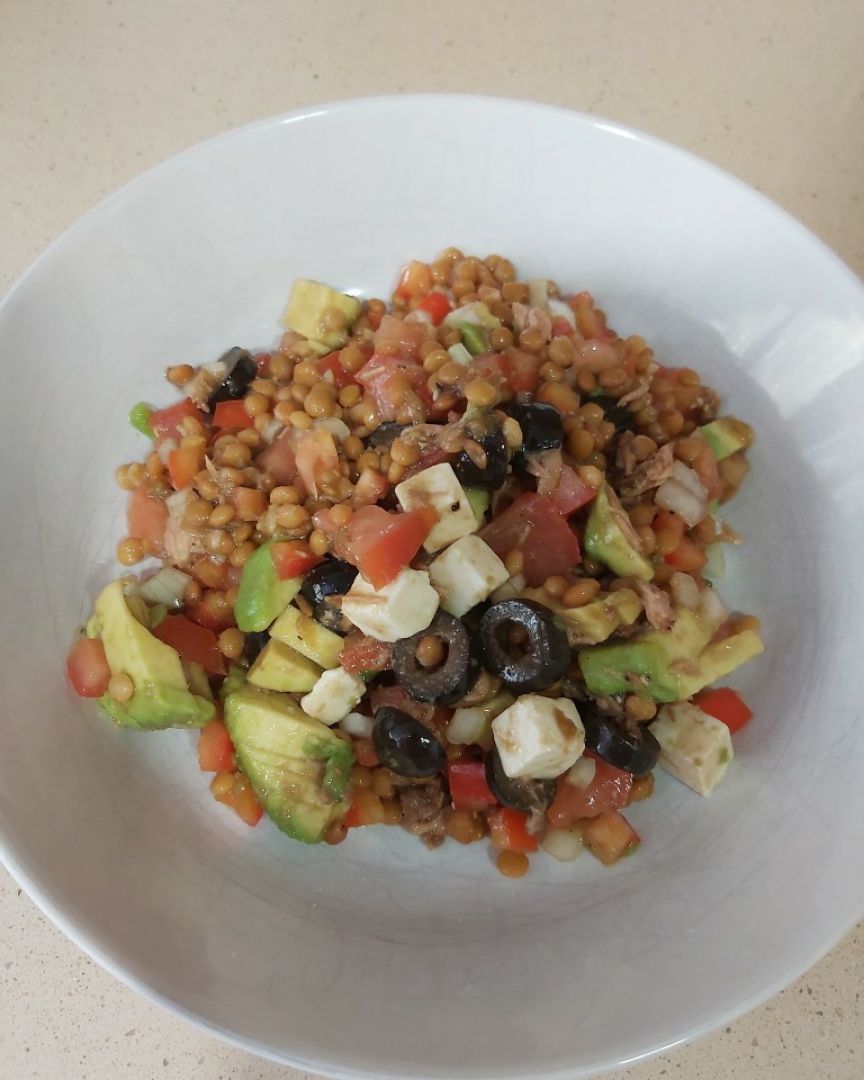 Ensalada de lentejas con aguacate