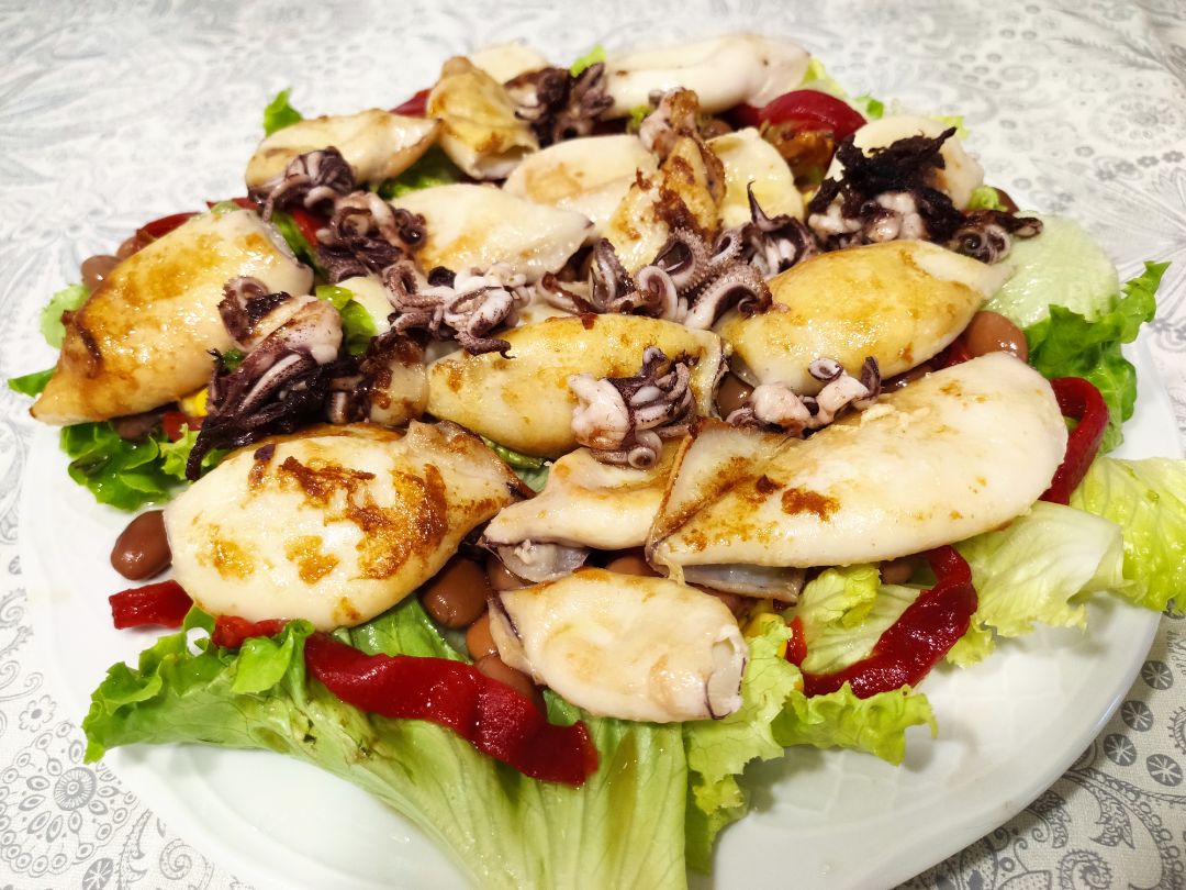 Ensalada templada con chipirones Ensalada templada con chipirones