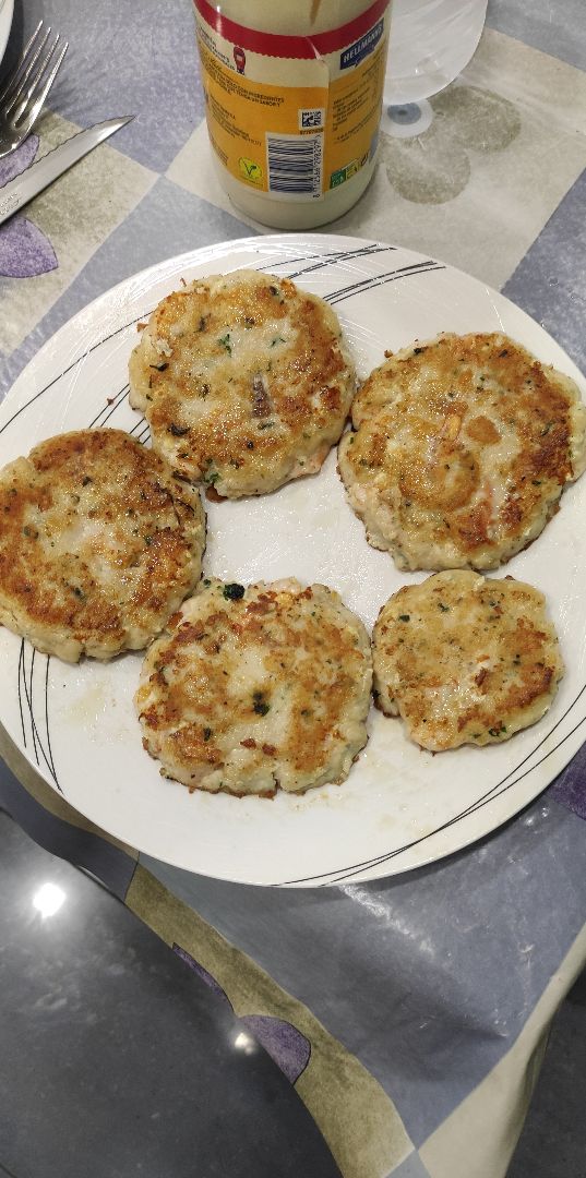 Hamburguesas de merluza y gambas. Hamburguesas de merluza y gambas.