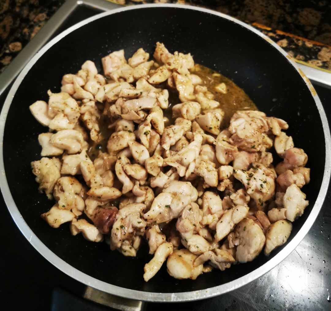 Verduras salteadas con garbanzos y contramuslos de pollo Paso 2 Verduras salteadas con garbanzos y contramuslos de pollo Paso 2