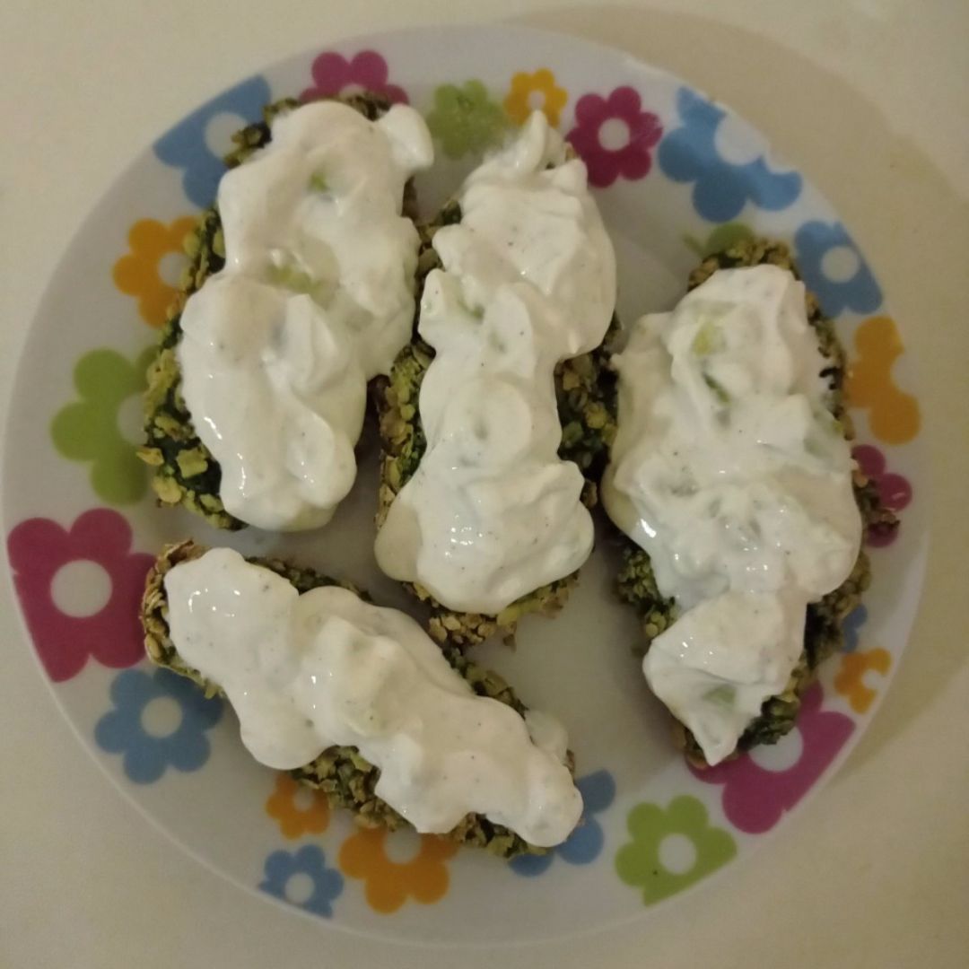 Falafel de espinaca y edamame con salsa yogurt Falafel de espinaca y edamame con salsa yogurt