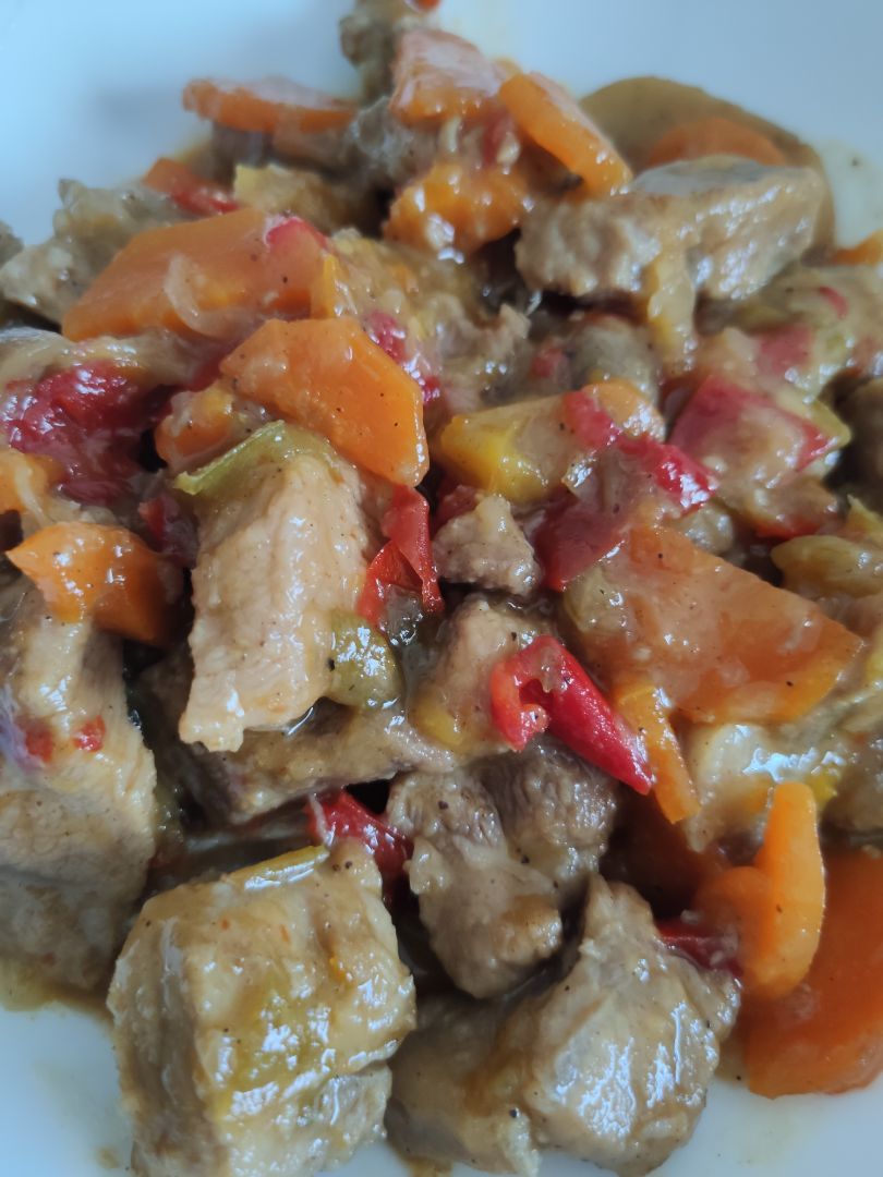 Carne guisada con verduras Carne guisada con verduras