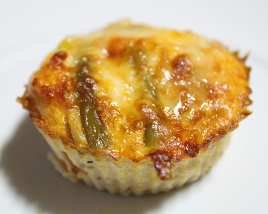 Mini pastelitos de verduras, lacón y queso. Mini pastelitos de verduras, lacón y queso.
