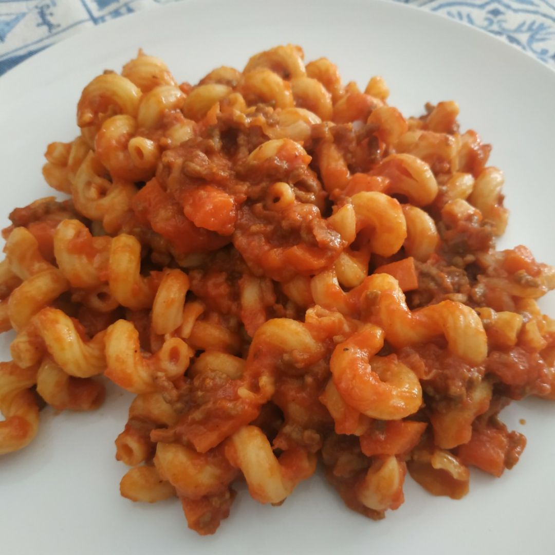Pasta a la boloñesa Pasta a la boloñesa