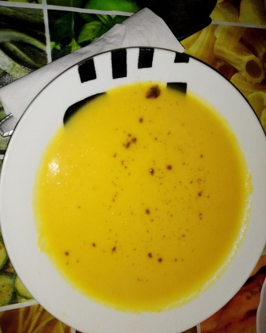 Crema de calabacín con queso crema Crema de calabacín con queso crema