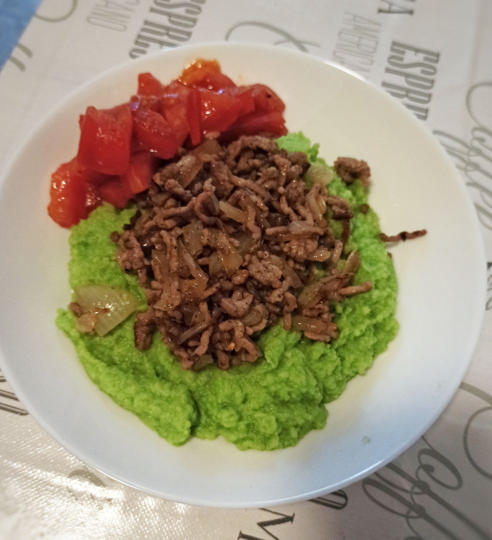 Puré de coliflor y guisantes con carne picada Puré de coliflor y guisantes con carne picada