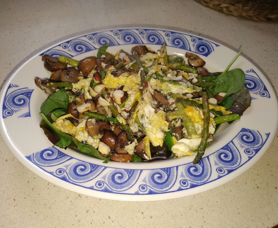Ensalada templada setas y espárragos Ensalada templada setas y espárragos