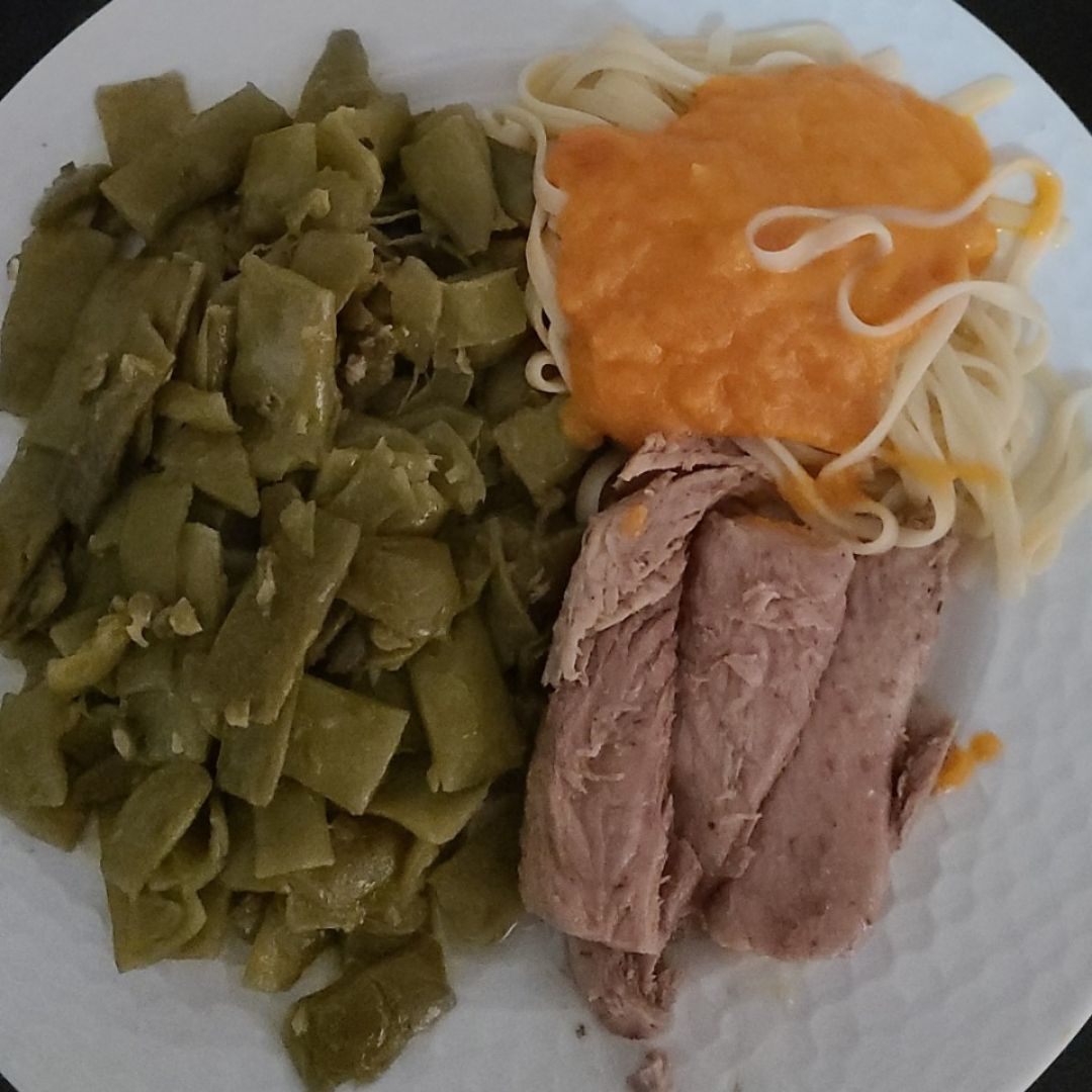 Judias verdes con melva y tallarines con salsa de tomate Judias verdes con melva y tallarines con salsa de tomate