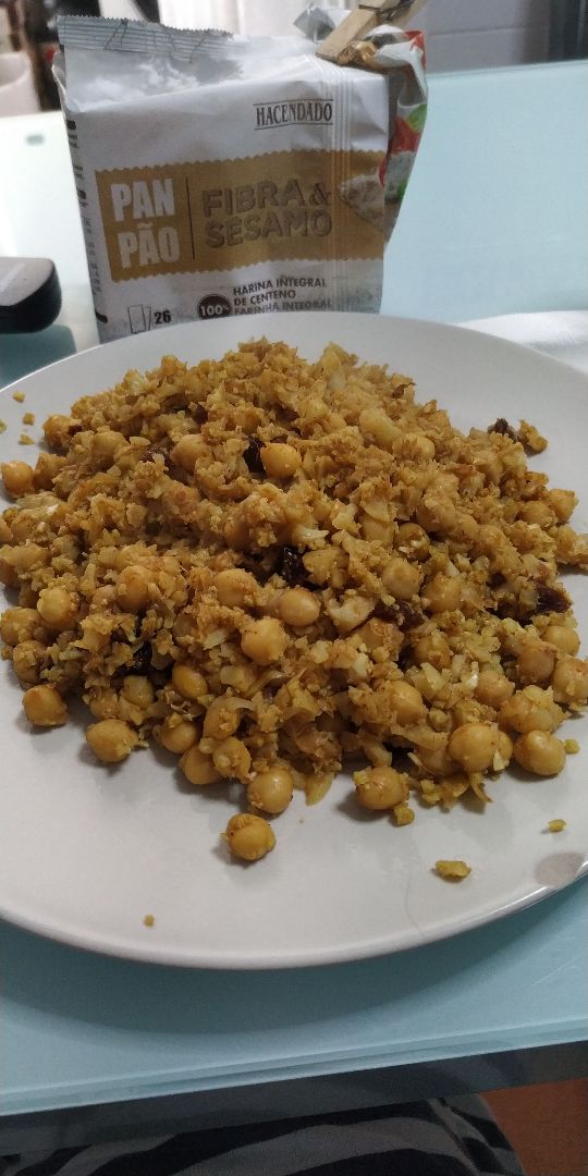 Arroz de coliflor con garbanzos Arroz de coliflor con garbanzos