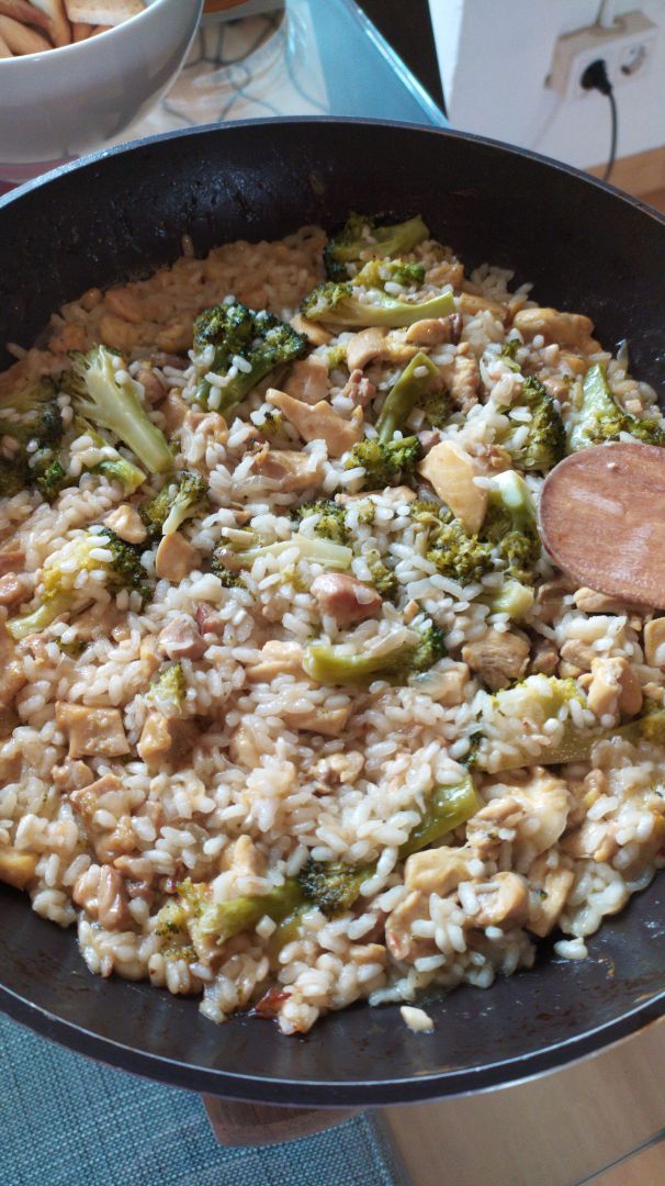 Arroz con brócoli y pollo Arroz con brócoli y pollo