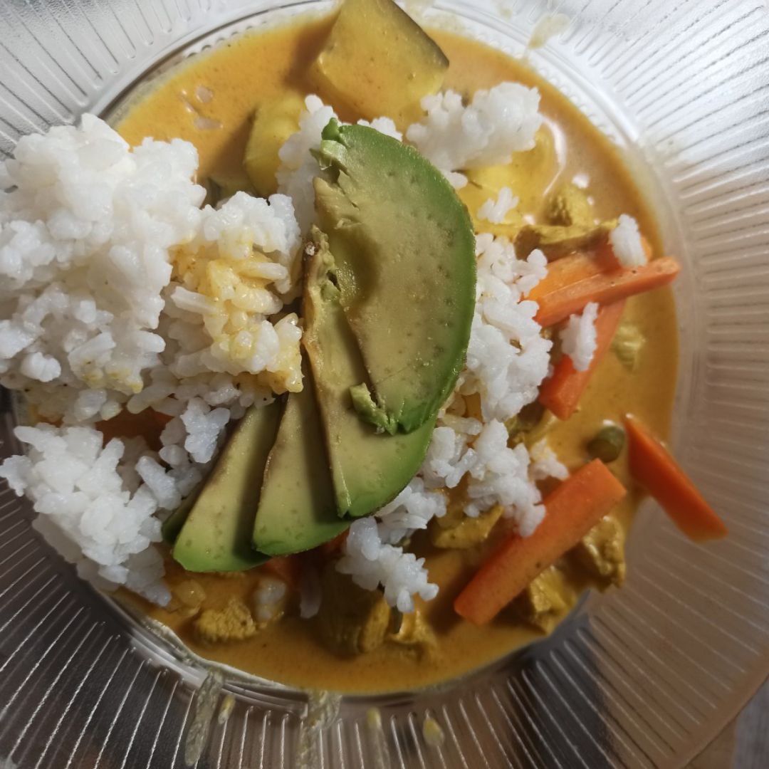 Pollo al curry con verduras Pollo al curry con verduras