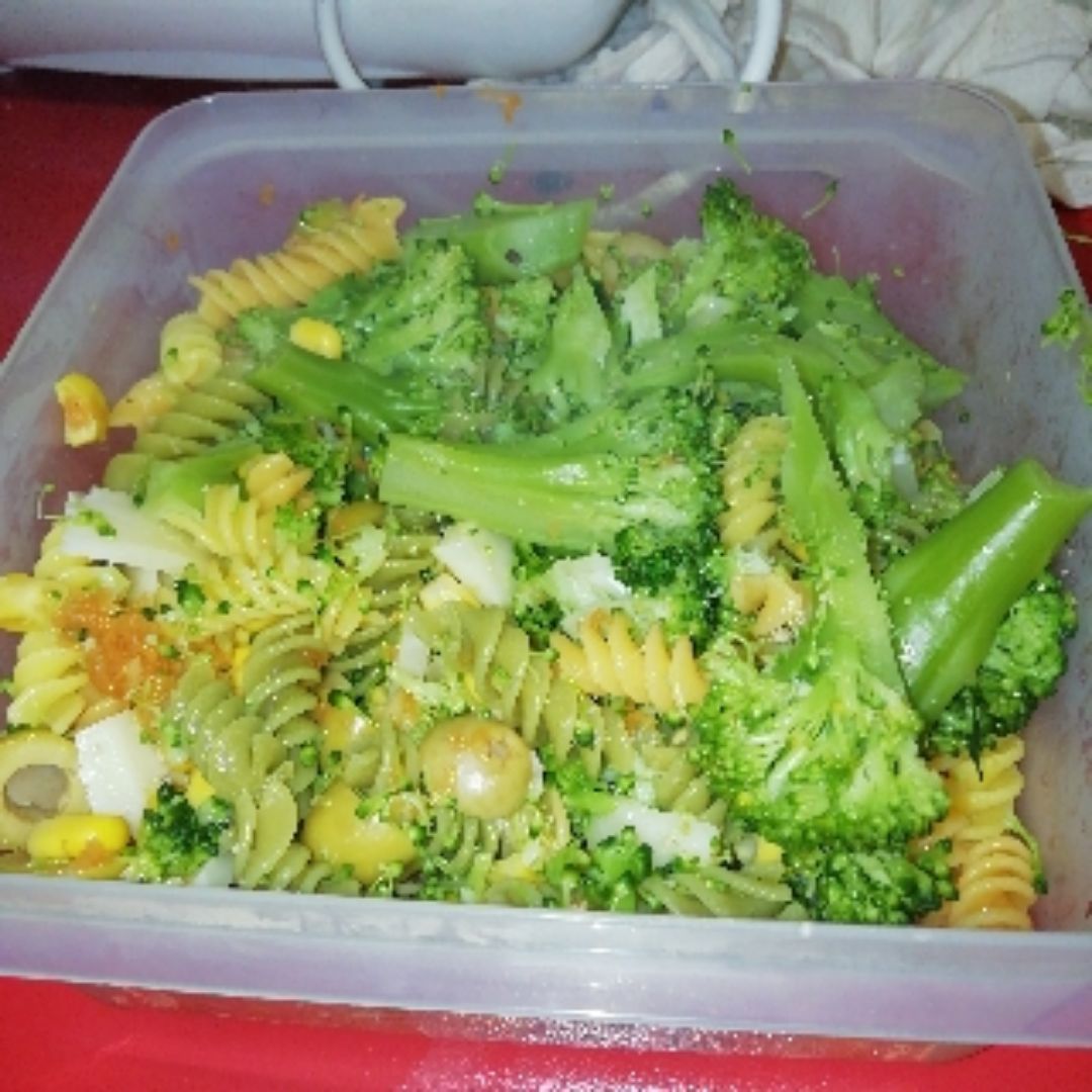 Ensalada de pasta con brócoli