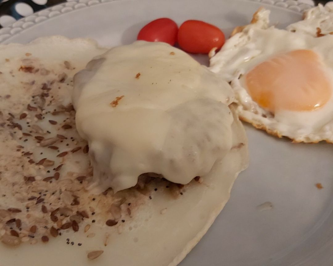 Hamburguesa sin "pan" Hamburguesa sin "pan"