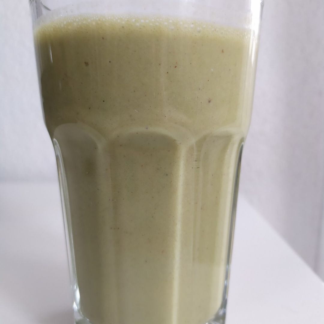 Batido de plátano y té macha