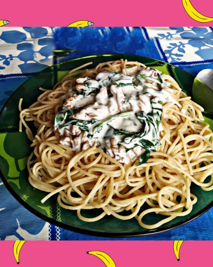 Pasta con crema de espinacas y nueces